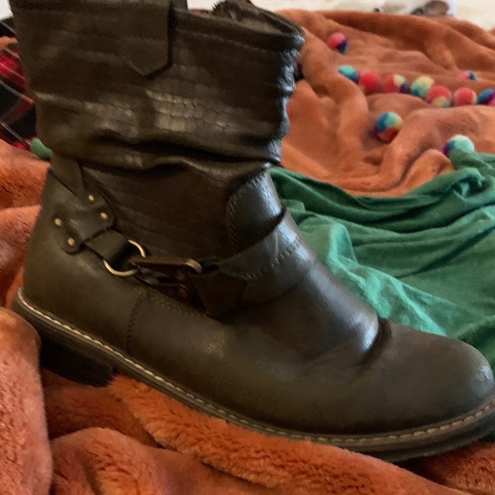 Chic Brown Moto Boots